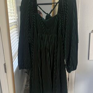 Amazon Dark Green Velvet Midi Dress